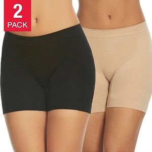 GLORIA VANDERBILT SEAMLESS SLIP SHORT